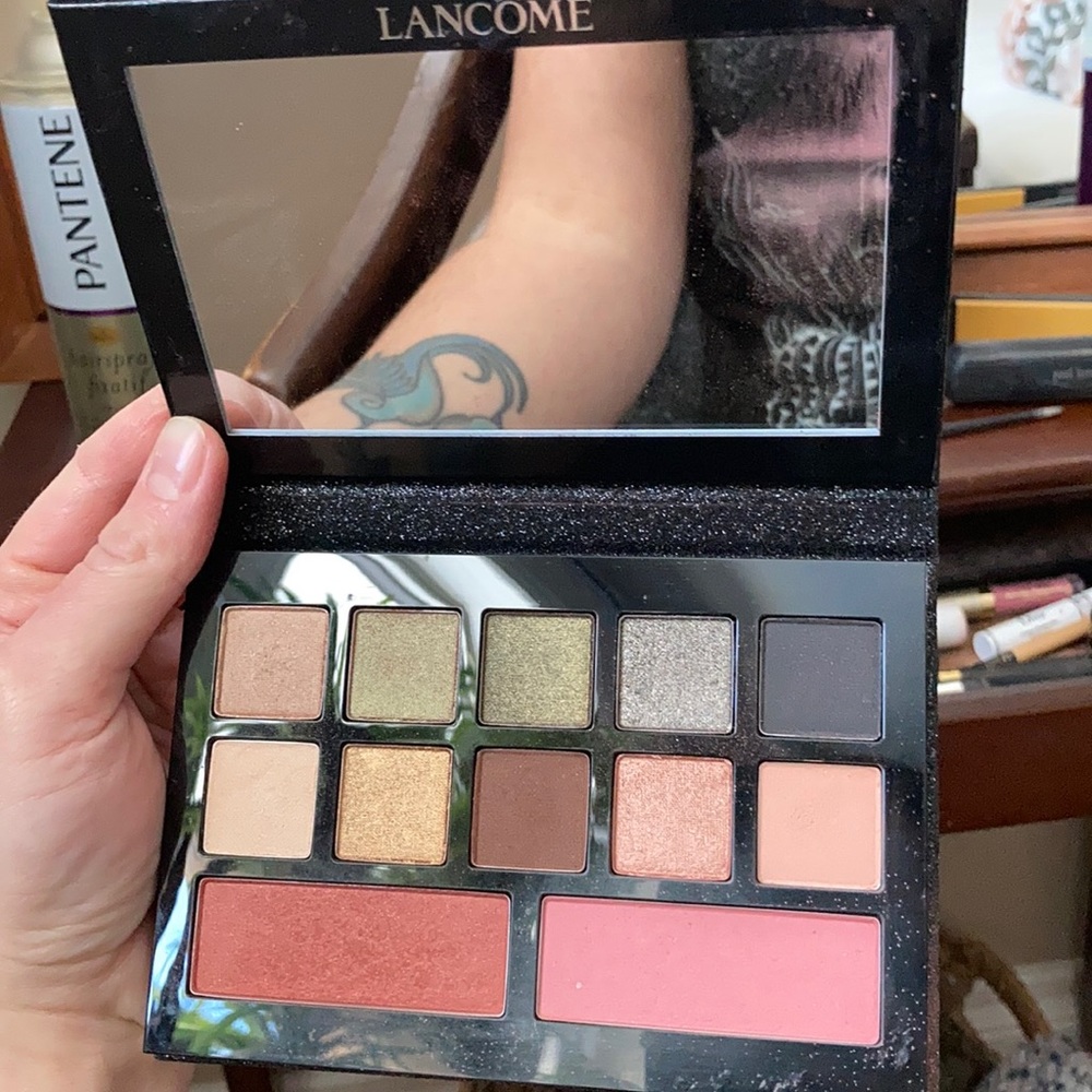 Lancôme eyeshadow and blush pallet